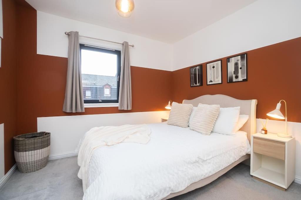 Sleek Urban Living With Bicocca Apartment Aberdeen